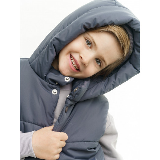 LF kids, жилет демисезонный с капюшоном, цвет графит LF kids, жилет демисезонный с капюшоном, цвет графит